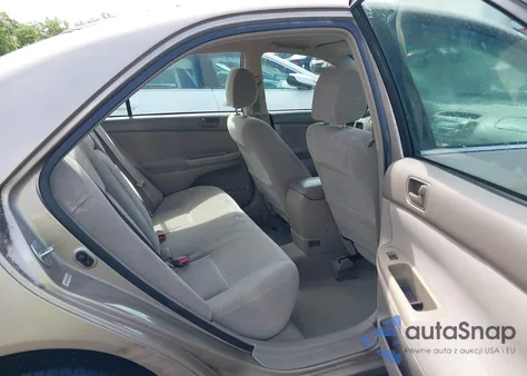 2002 Toyota Camry Le z USA, uszkodzony, nr VIN 4T1BE32K52U103917